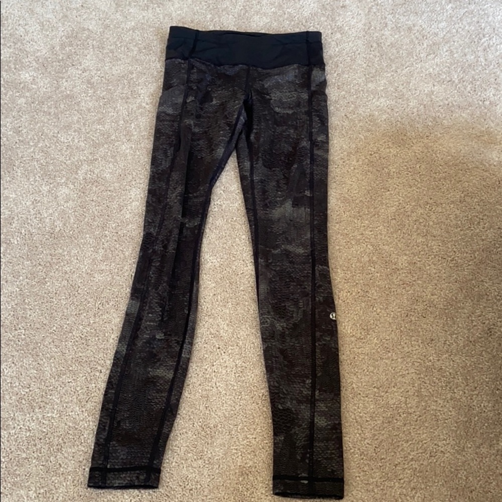 Rare* lululemon speed up tight  sz4